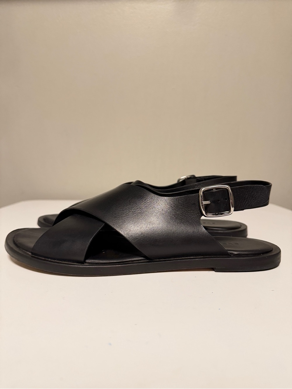 Everlane The City Crossover Sandal Black Leather Quiet Luxury Minimalist US 9